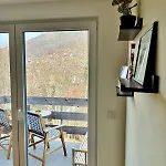 Апартаменты Modern With Balcony & View Near Dresden