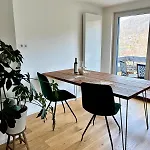 Апартаменты Modern With Balcony & View Near Dresden *