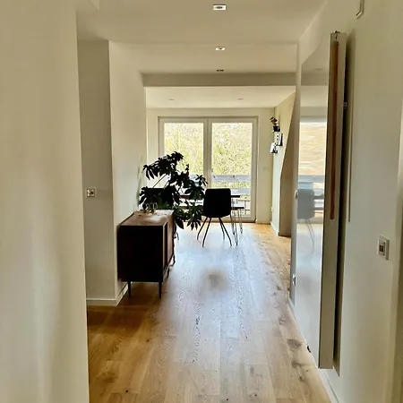 Modern With Balcony & View Near Dresden فرايتال