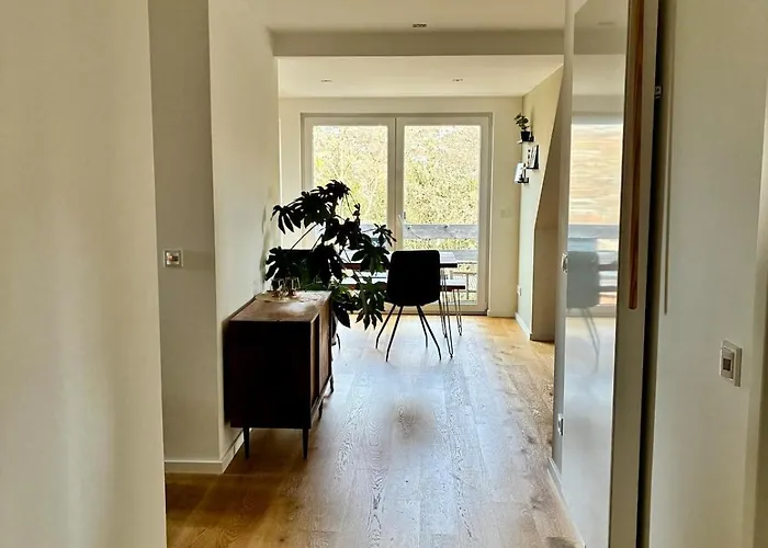 Modern With Balcony & View Near Dresden فرايتال