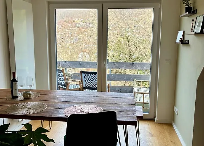 Modern With Balcony & View Near Dresden شقة *