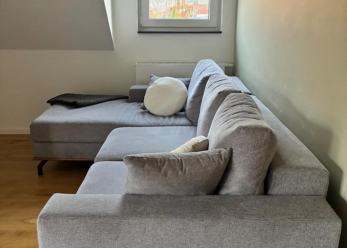 Modern With Balcony & View Near Dresden شقة