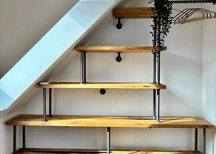 Modern With Balcony & View Near Dresden Lägenhet